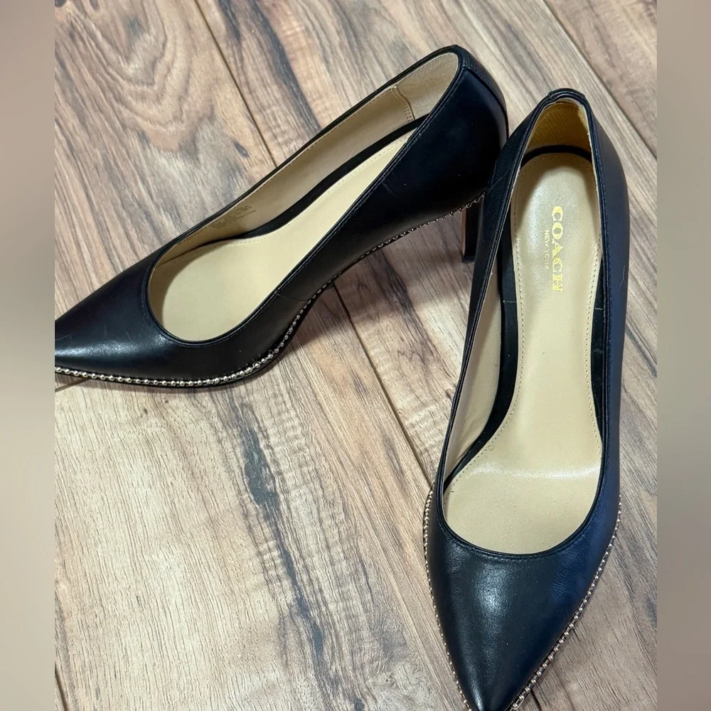 Coach 85mm Waverly Samantha pumps in black leather with beadchain detailing - Picture 8 of 13